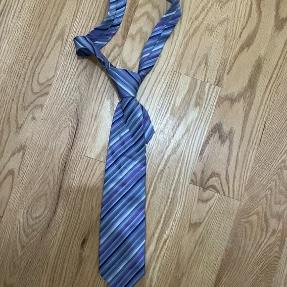 Lavender tie - Picture 1 of 2